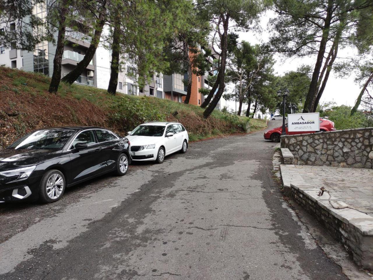 Hotel Ambasador Podgorica Exterior foto